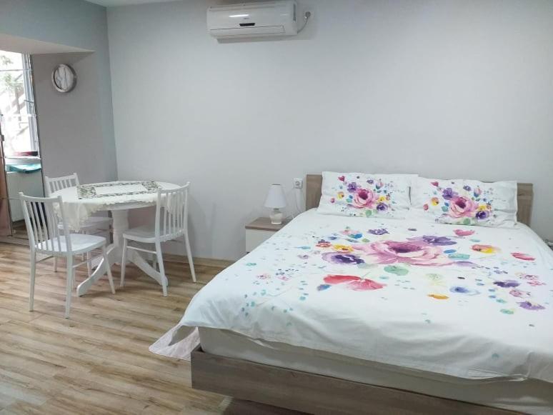 Boutique Apartment 17 Tiflis Exterior foto